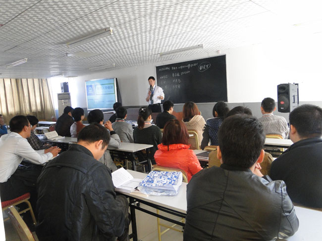 2013年12月，學員入學培訓