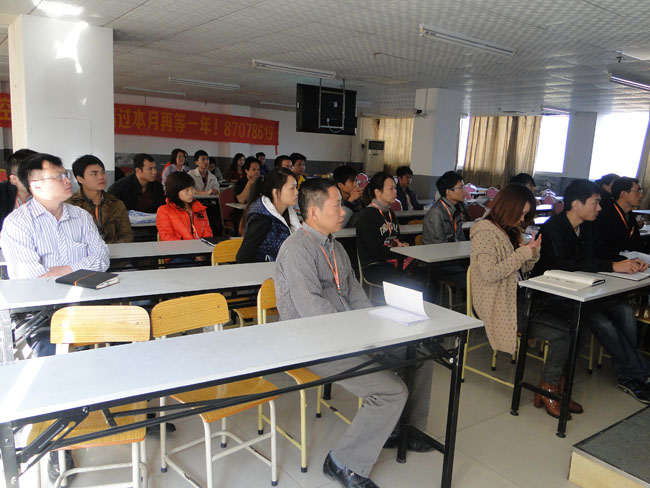 2013年12月，學員入學培訓