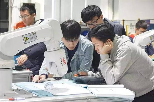 工業機器人技術培訓前景怎么樣？包就業么？